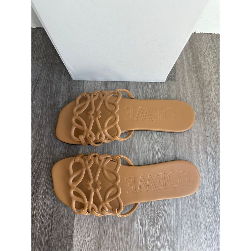 LOEWE Petal Anagram leather slides in Tan EU 38/ US 8 $890 - Picture 9 of 14